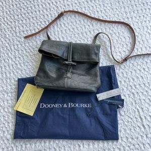 dooney and bourke toggle bag